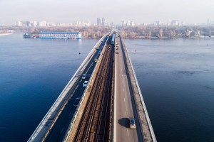 Під час капітального ремонту Мосту Метро, облаштують велосипедні проїзди.